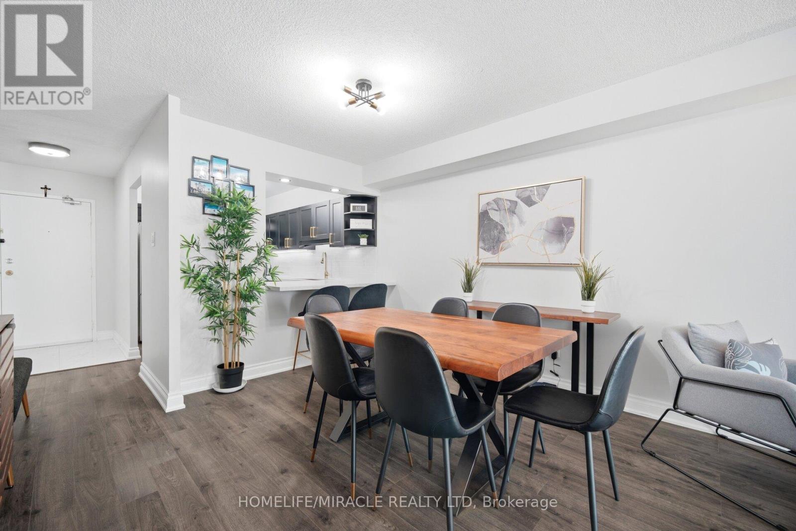 102 - 238 Albion Road, Toronto, Ontario  M9W 6A7 - Photo 3 - W13158480