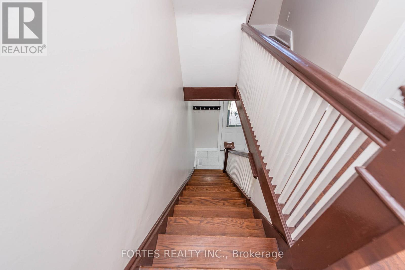 8 Spring Grove Avenue, Toronto, Ontario  M6N 3H3 - Photo 17 - W13209404
