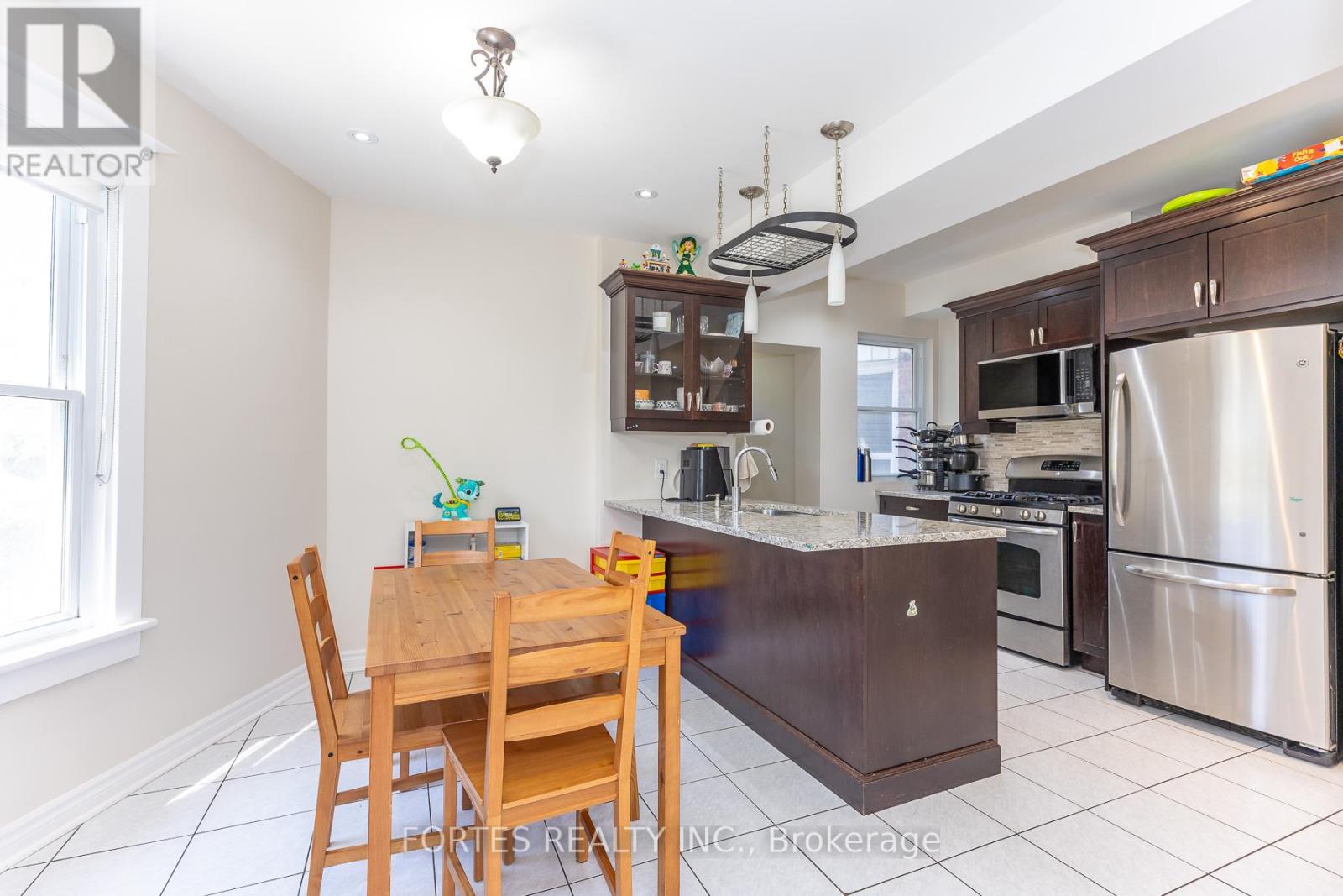 8 Spring Grove Avenue, Toronto, Ontario  M6N 3H3 - Photo 15 - W13209404