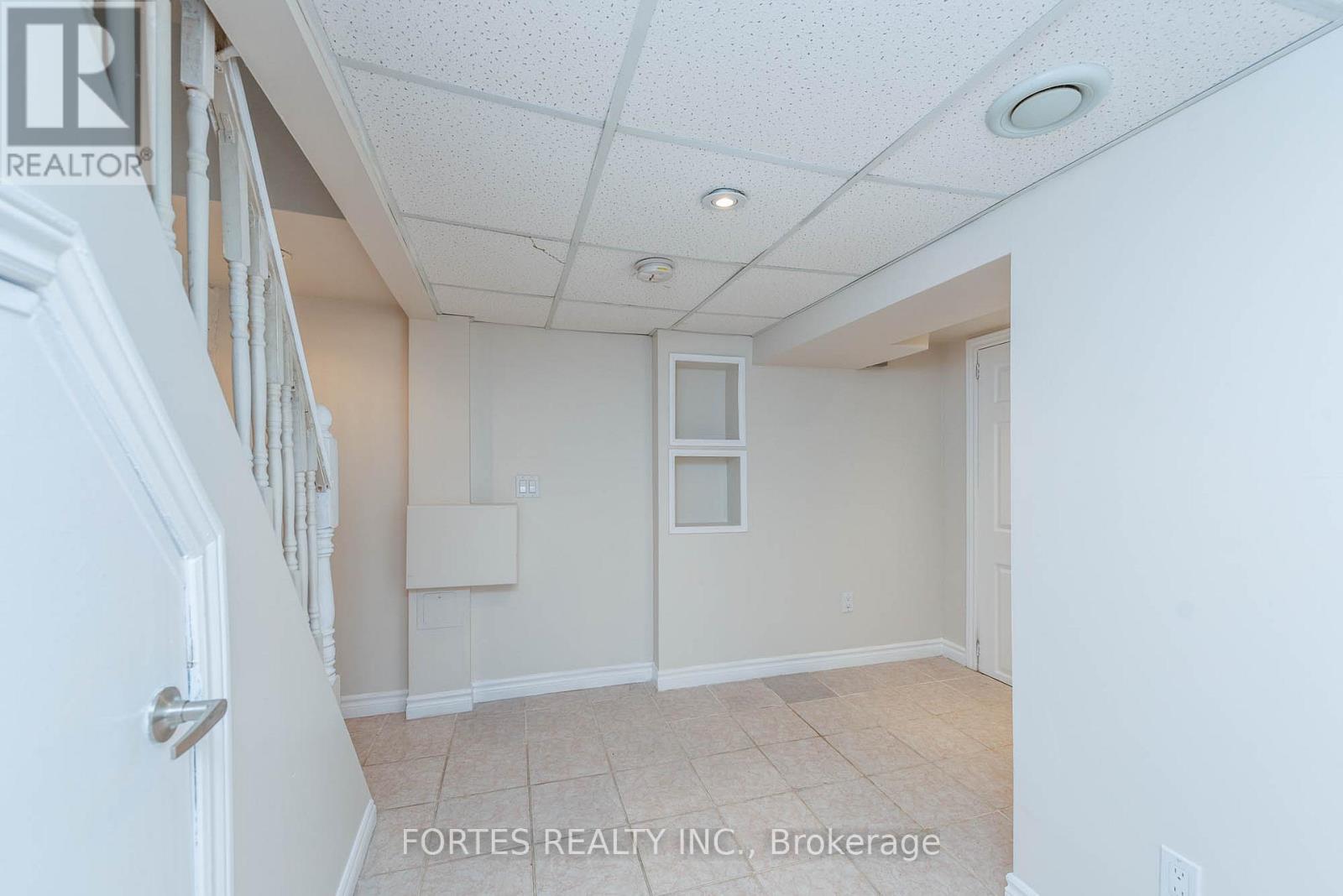 8 Spring Grove Avenue, Toronto, Ontario  M6N 3H3 - Photo 21 - W13209404