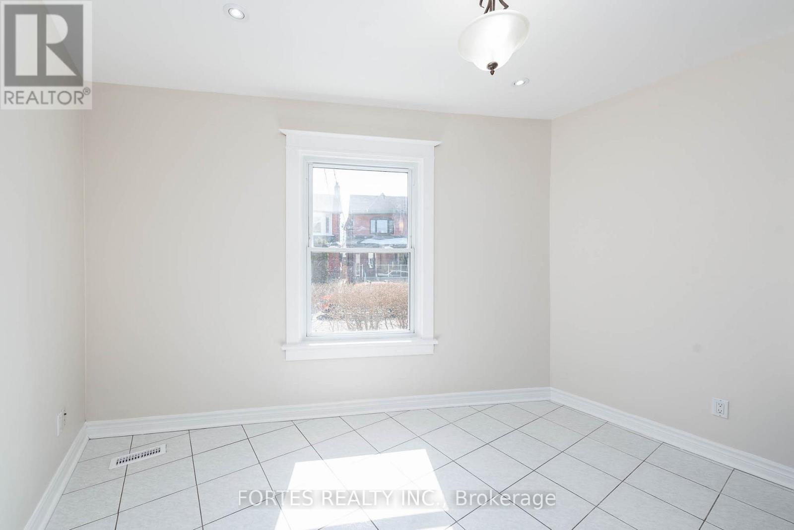 8 Spring Grove Avenue, Toronto, Ontario  M6N 3H3 - Photo 13 - W13209404