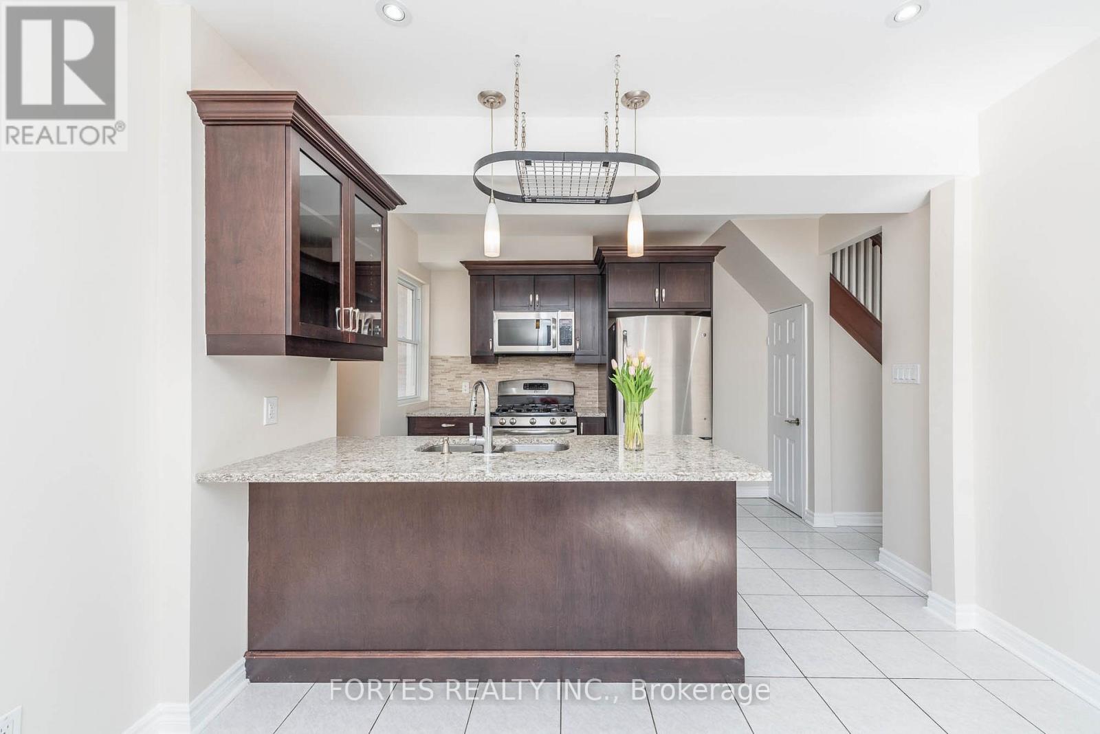 8 Spring Grove Avenue, Toronto, Ontario  M6N 3H3 - Photo 10 - W13209404