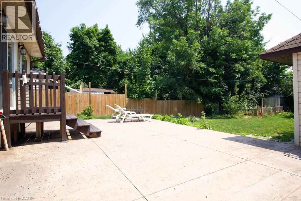 30 Eastvale Place, Hamilton, Ontario  L8H 1P1 - Photo 9 - 40833077