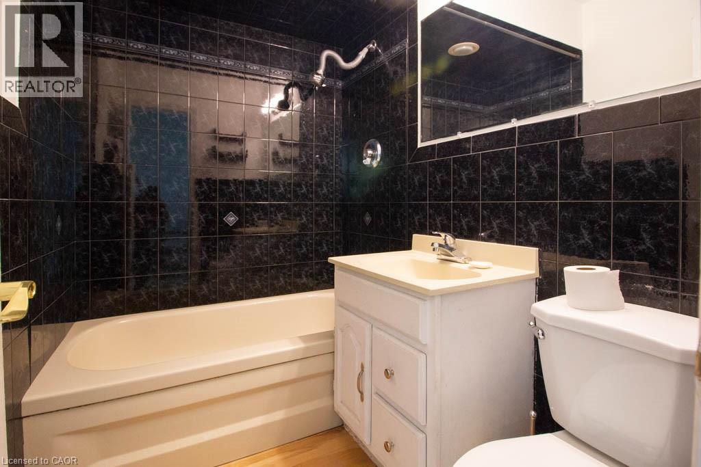 30 Eastvale Place, Hamilton, Ontario  L8H 1P1 - Photo 10 - 40833077