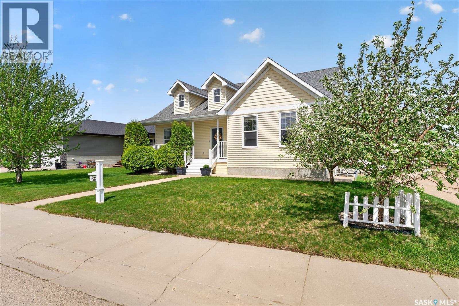 66 Everton Crescent, Moose Jaw, Saskatchewan  S6K 0A3 - Photo 3 - SK037374