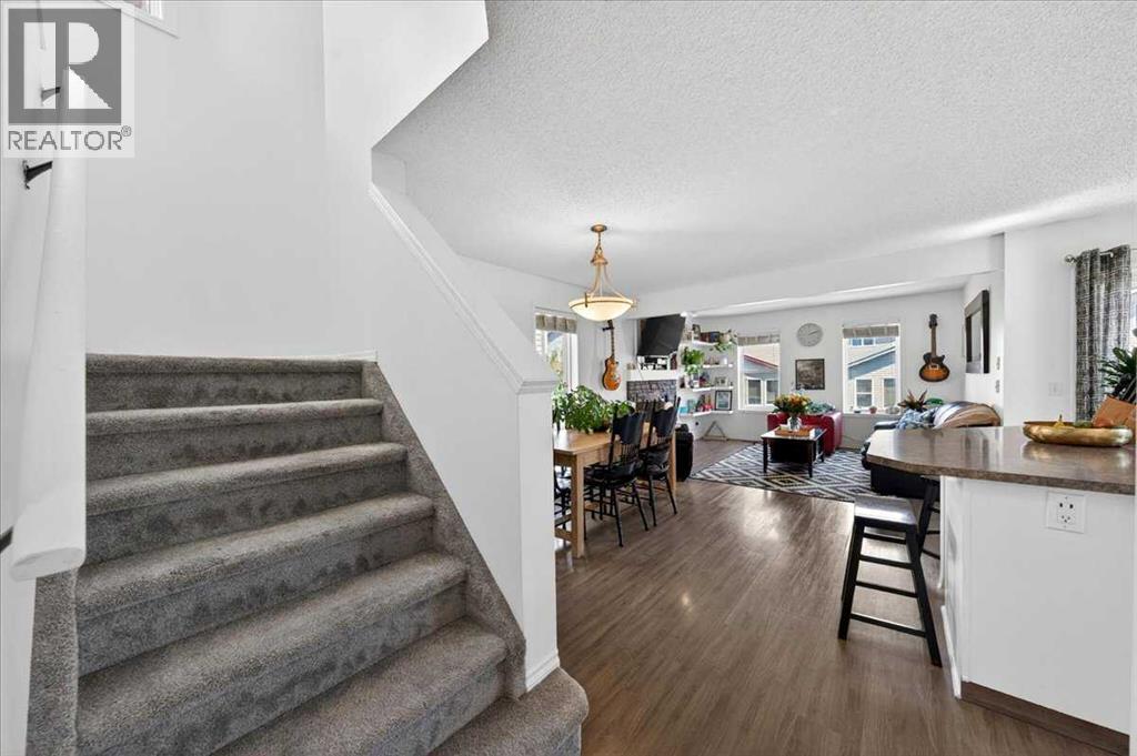 194 Everoak Gardens Sw, Calgary, Alberta T2Y 0C6 - Photo 5 - A2314655