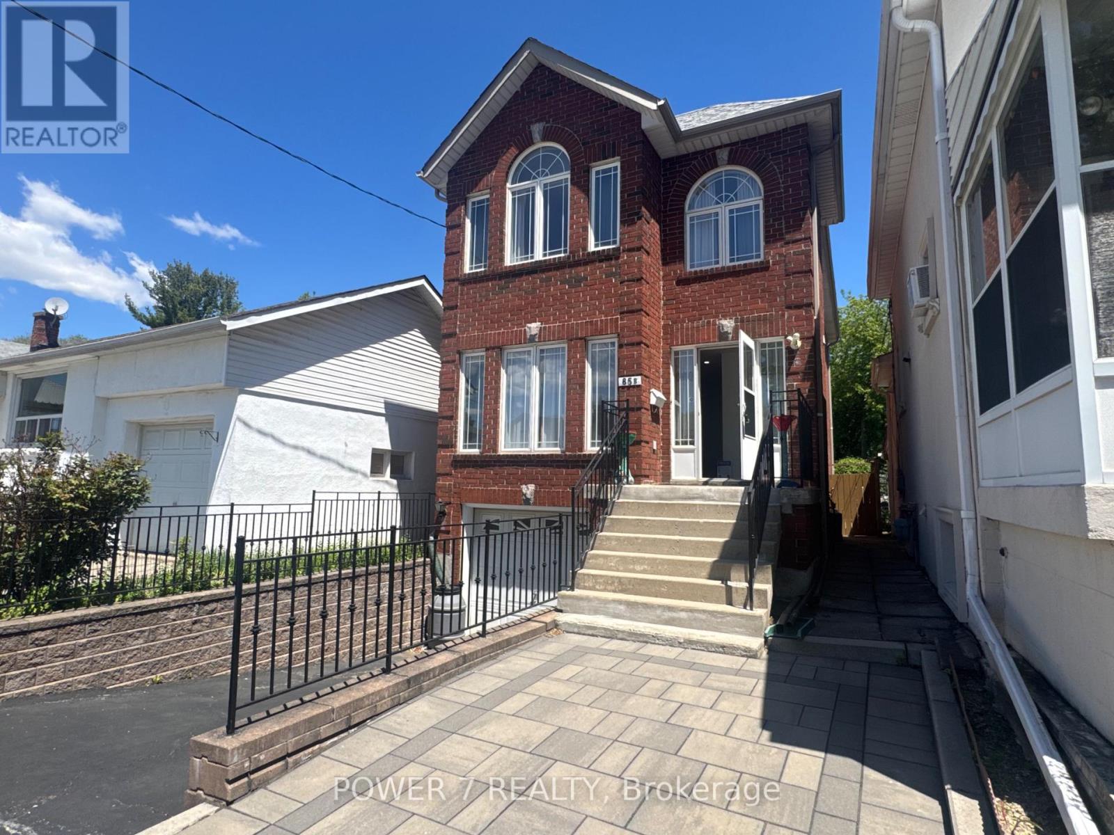 85B MAYBOURNE AVENUE, Toronto, Ontario