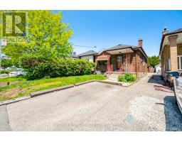 63 CHAMBERLAIN AVENUE, Toronto, Ontario