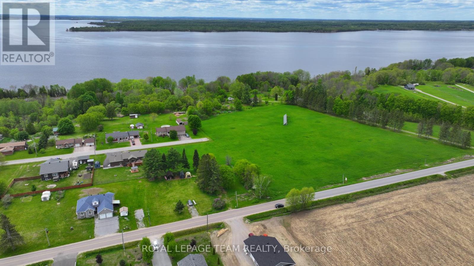47 Rapid Road, Whitewater Region, Ontario  K0J 2L0 - Photo 2 - X12553458