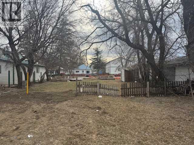 207 Centre Street, Brooks, Alberta  T1R 0R9 - Photo 3 - A2300901