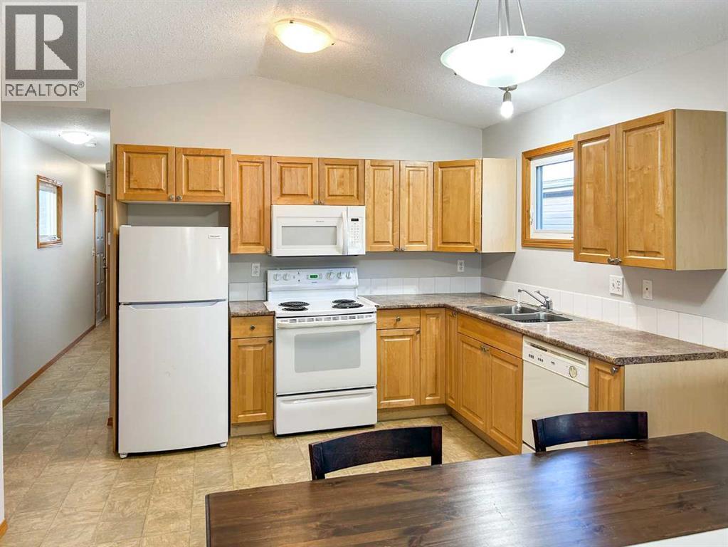 74, 4802 54 Avenue, Camrose, Alberta  T4V 3A5 - Photo 5 - A2267573