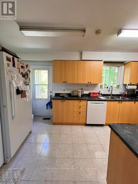 73 Hove Street, Toronto, Ontario  M3H 4Z2 - Photo 6 - C13218278