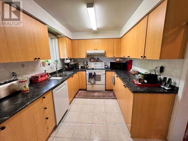 73 Hove Street, Toronto, Ontario  M3H 4Z2 - Photo 8 - C13218278