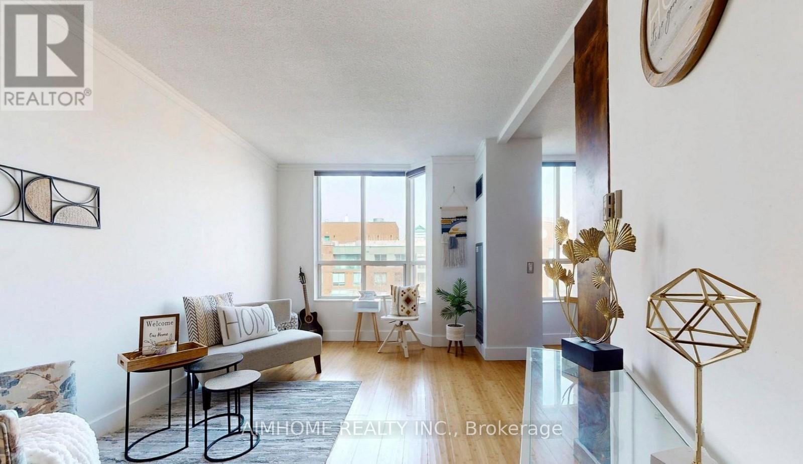 806 - 284 Bloor Street, Toronto, Ontario  M5S 3B8 - Photo 1 - C13218312