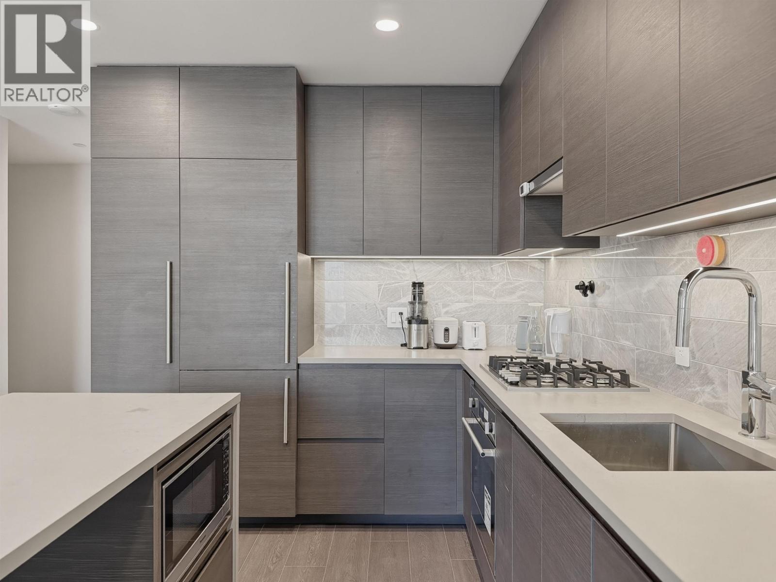 2707 2108 Gilmore Avenue, Burnaby, British Columbia  V5C 0N8 - Photo 4 - R3128108
