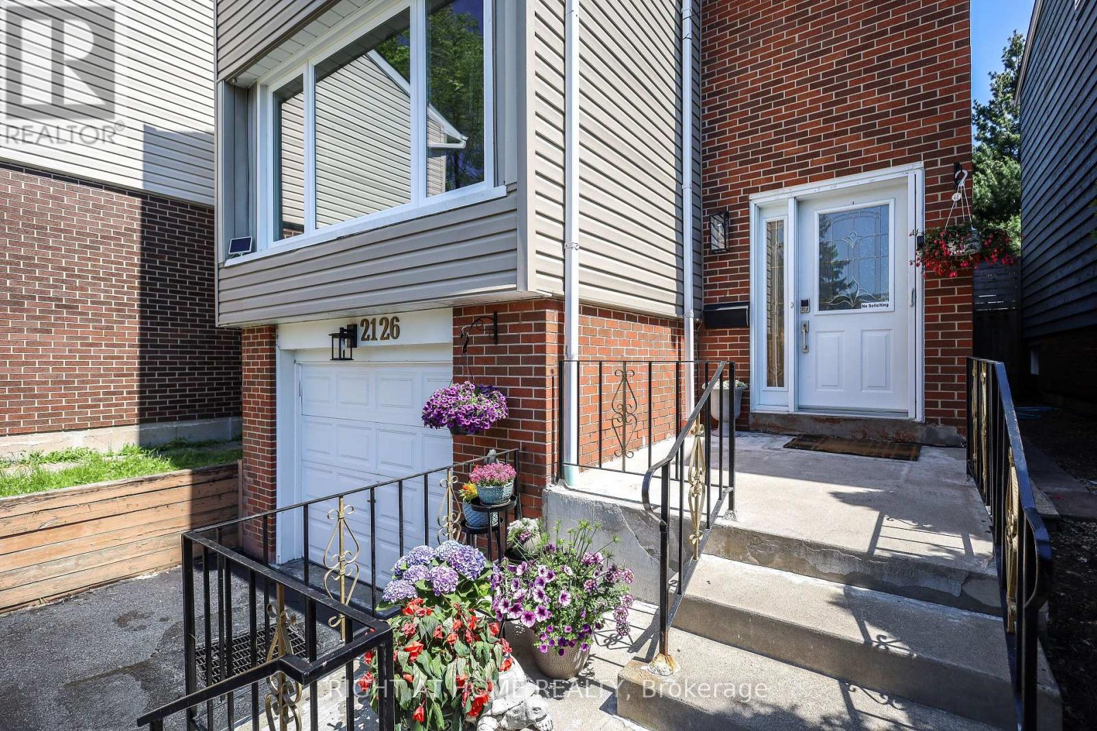 2126 Millway Gate, Mississauga, Ontario  L5L 1R3 - Photo 2 - W13217342