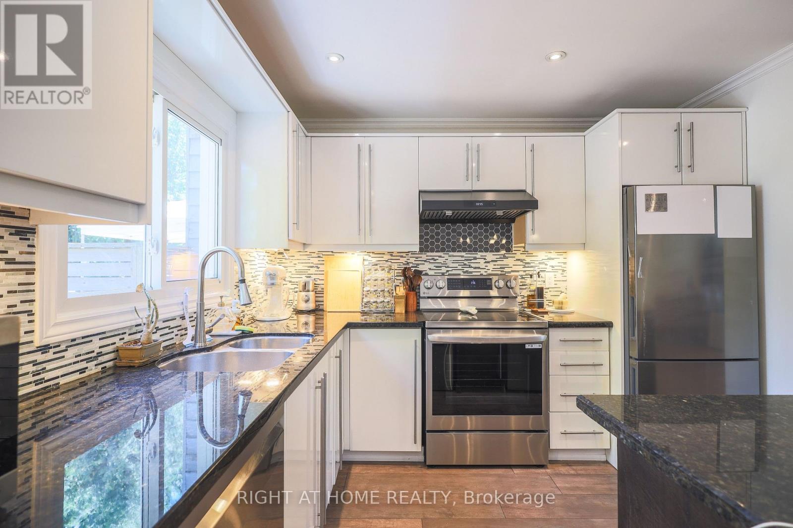 2126 Millway Gate, Mississauga, Ontario  L5L 1R3 - Photo 7 - W13217342