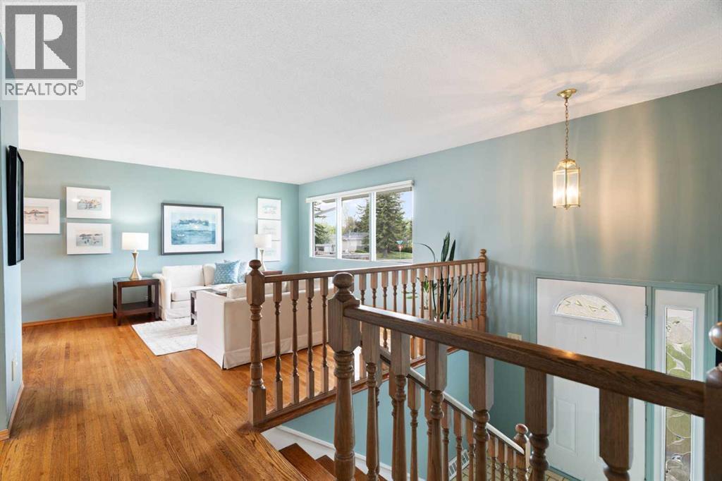 5047 Batchelor Crescent Nw, Calgary, Alberta  T2L 1S8 - Photo 2 - A2310032