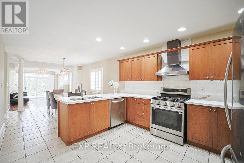 2 Carlson Place, Clarington, Ontario  L1C 5P6 - Photo 10 - E13218274