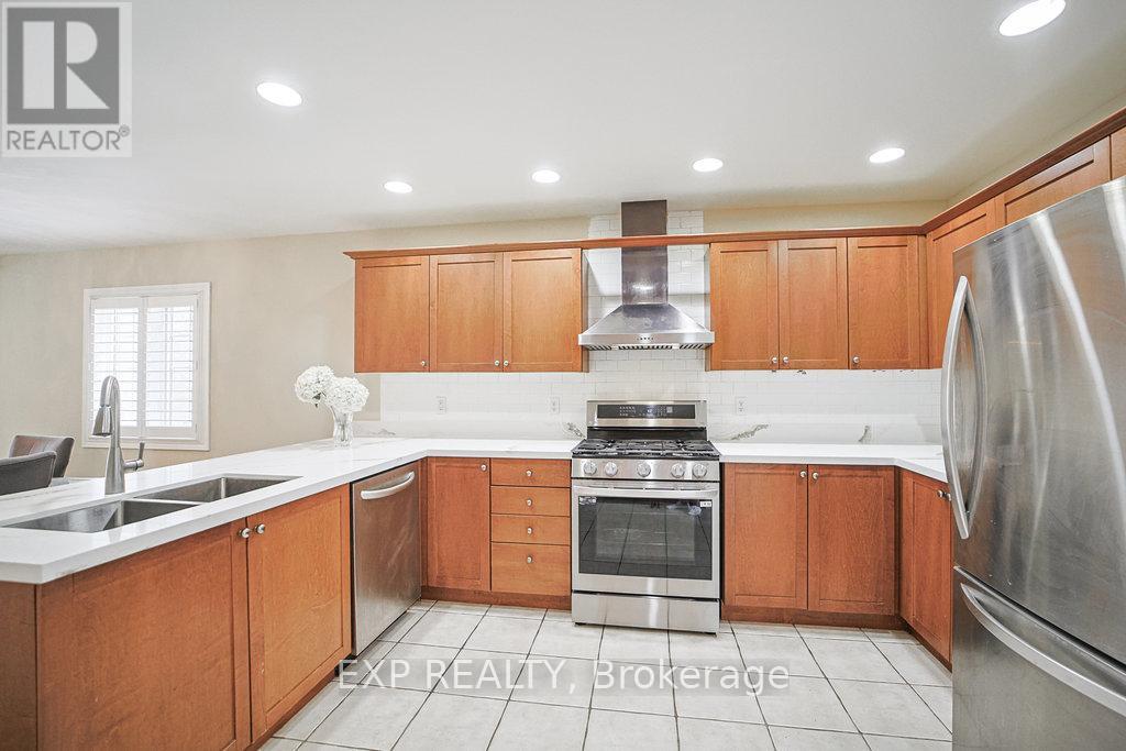 2 Carlson Place, Clarington, Ontario  L1C 5P6 - Photo 13 - E13218274