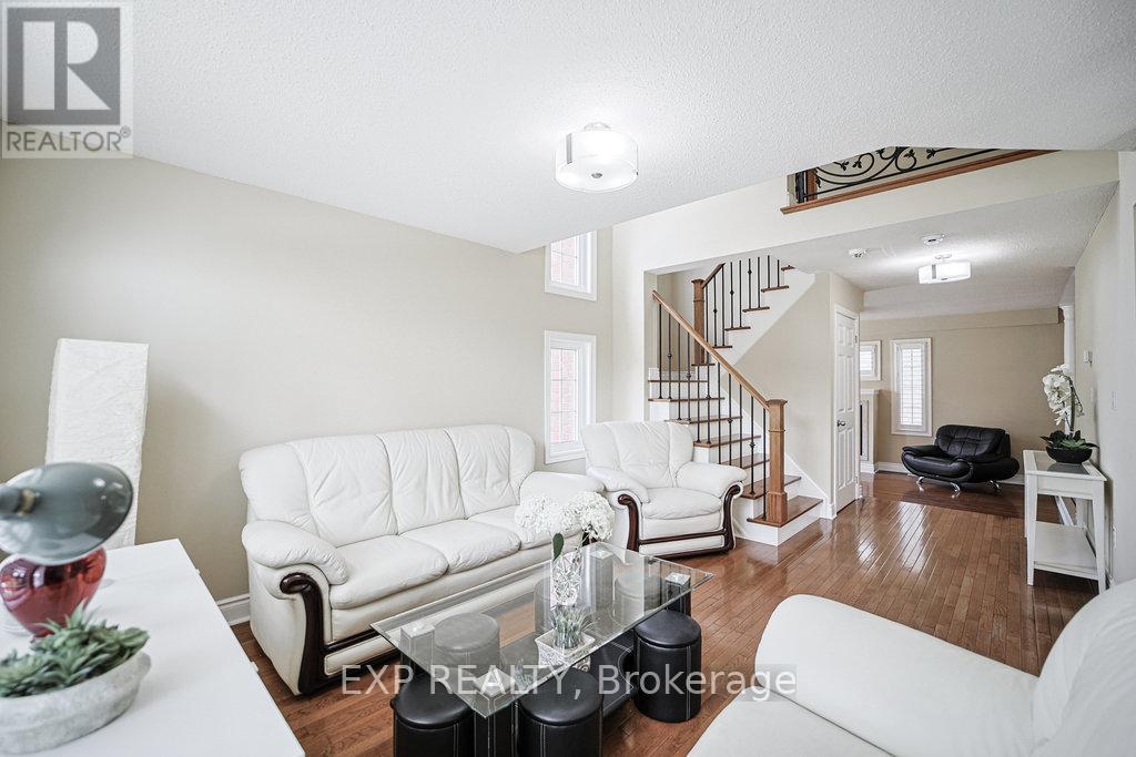 2 Carlson Place, Clarington, Ontario  L1C 5P6 - Photo 5 - E13218274