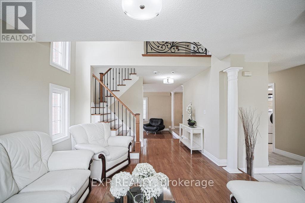 2 Carlson Place, Clarington, Ontario  L1C 5P6 - Photo 7 - E13218274