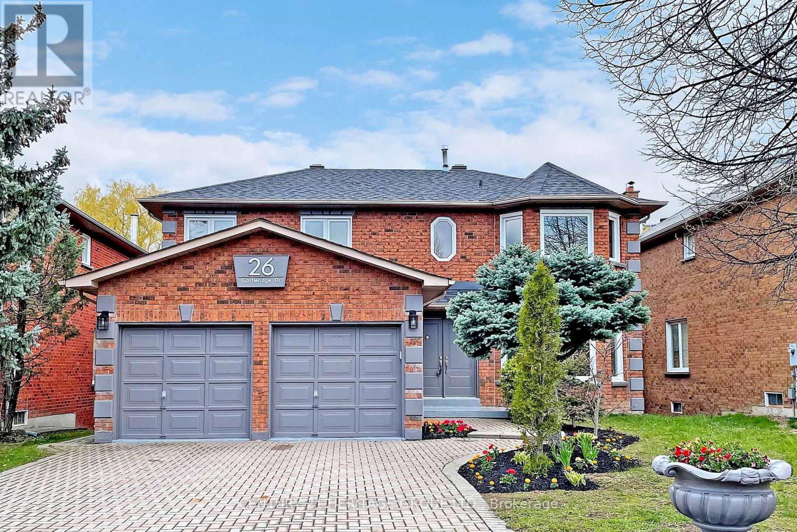 26 Castleridge Drive, Richmond Hill, Ontario  L4B 1N9 - Photo 1 - N13218272