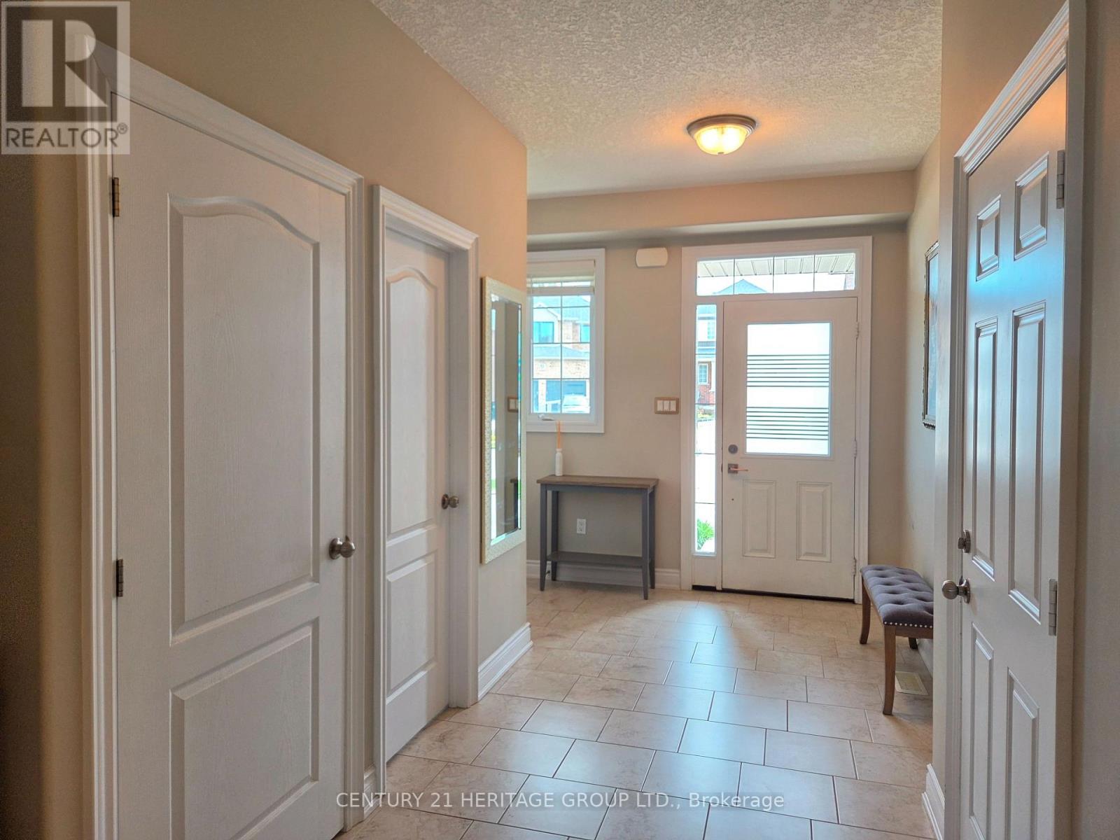 46 Nathan Crescent, Barrie (Painswick South), Ontario  L4N 0S2 - Photo 3 - S13218300