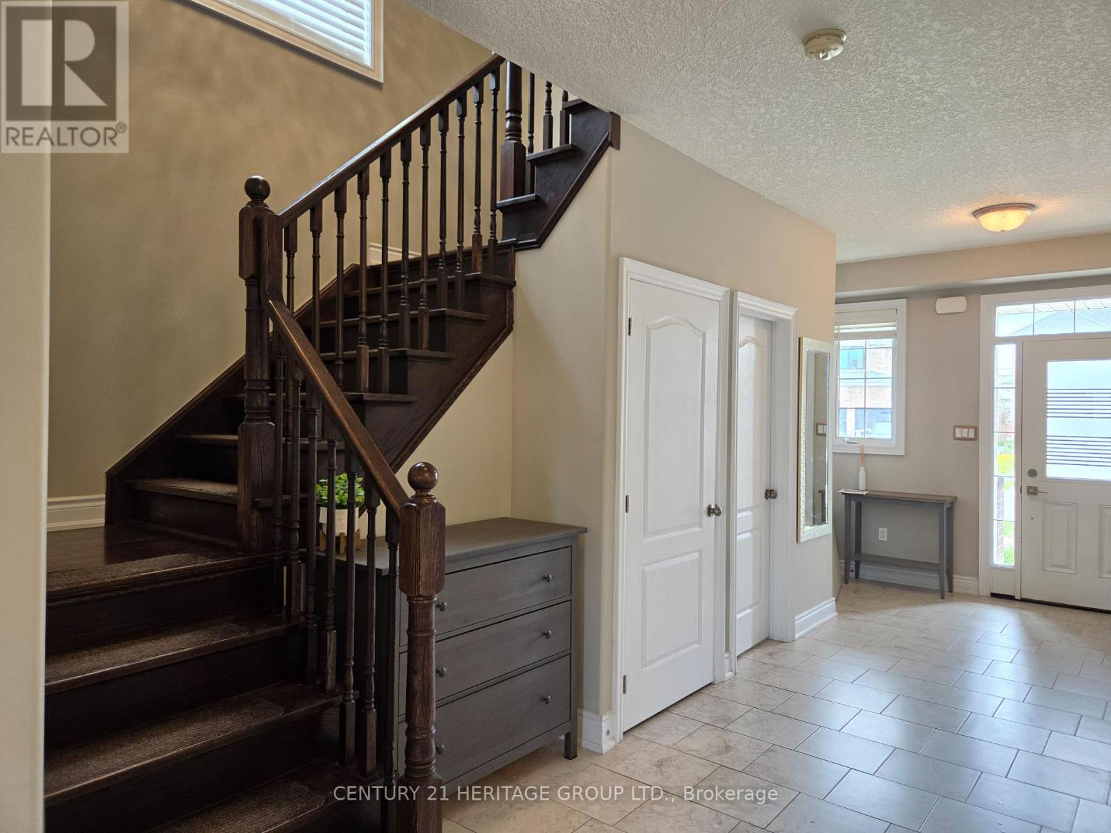 46 Nathan Crescent, Barrie (Painswick South), Ontario  L4N 0S2 - Photo 4 - S13218300
