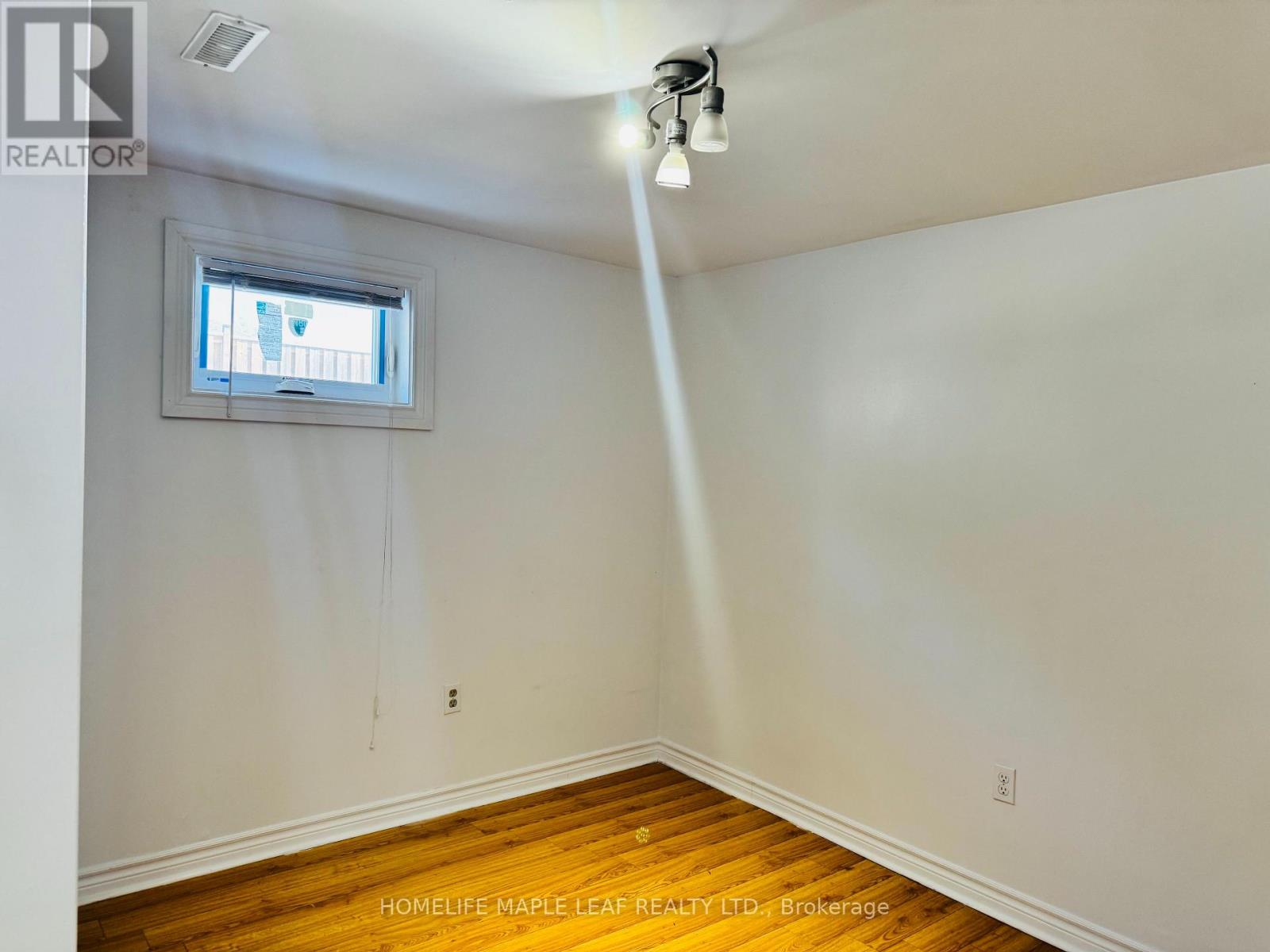 8 Montrose Place, Brampton, Ontario  L6S 2S8 - Photo 15 - W13218248