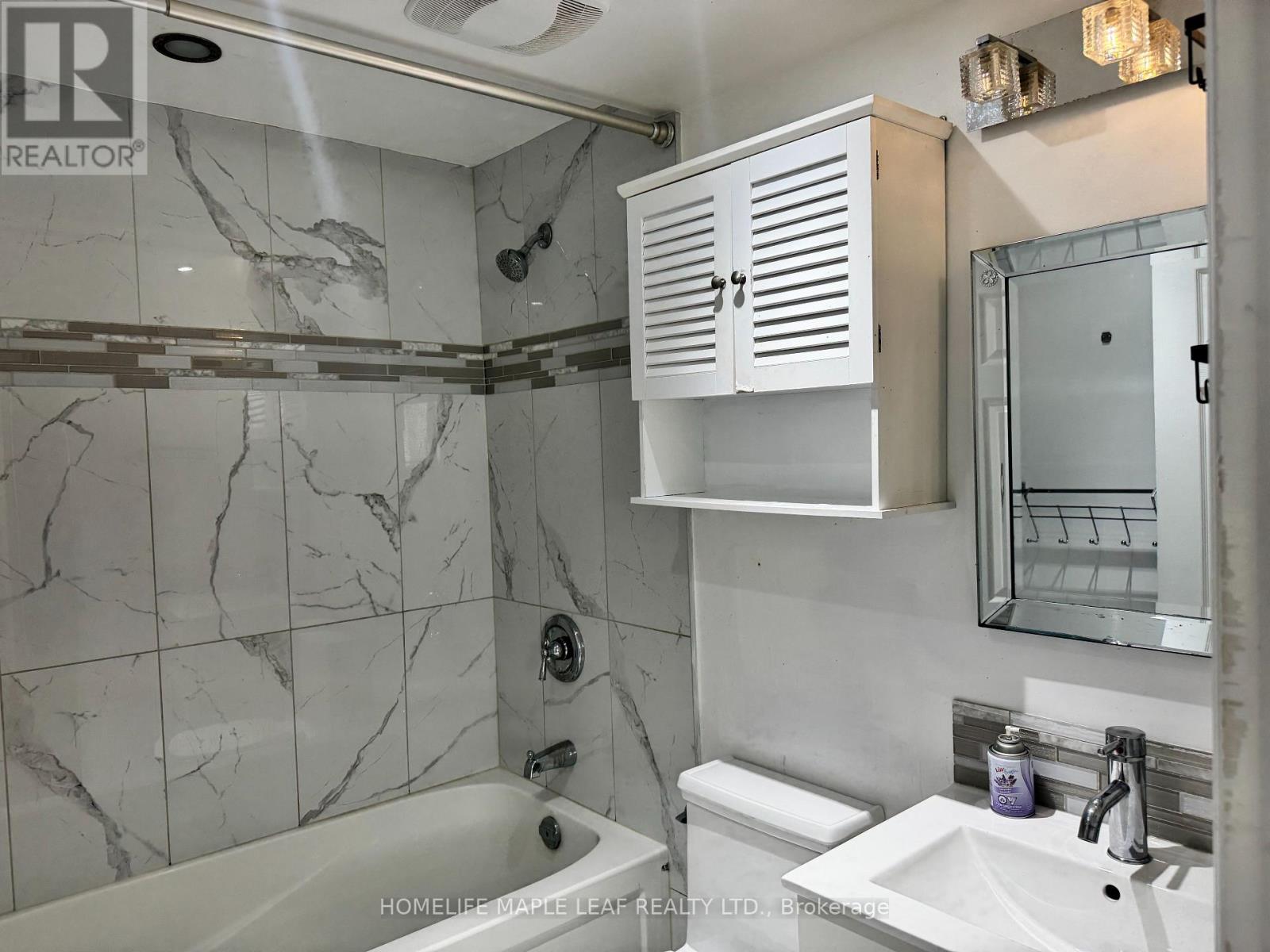8 Montrose Place, Brampton, Ontario  L6S 2S8 - Photo 17 - W13218248