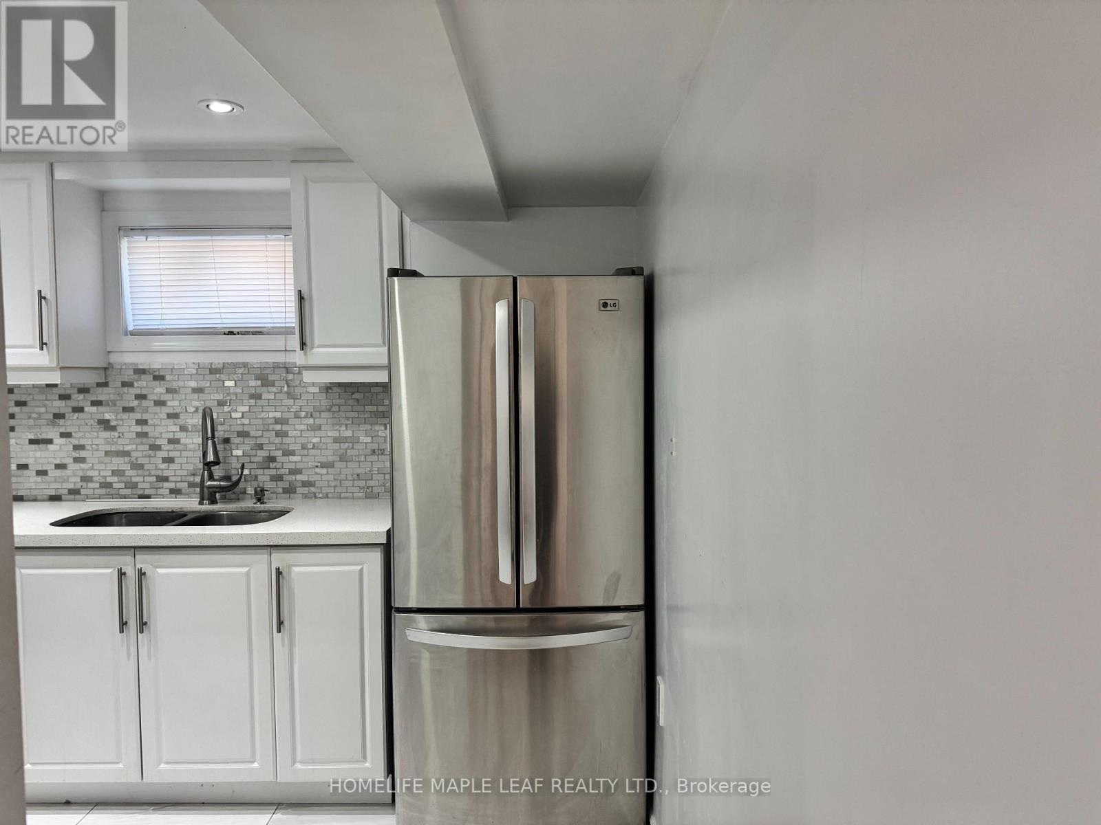 8 Montrose Place, Brampton, Ontario  L6S 2S8 - Photo 9 - W13218248