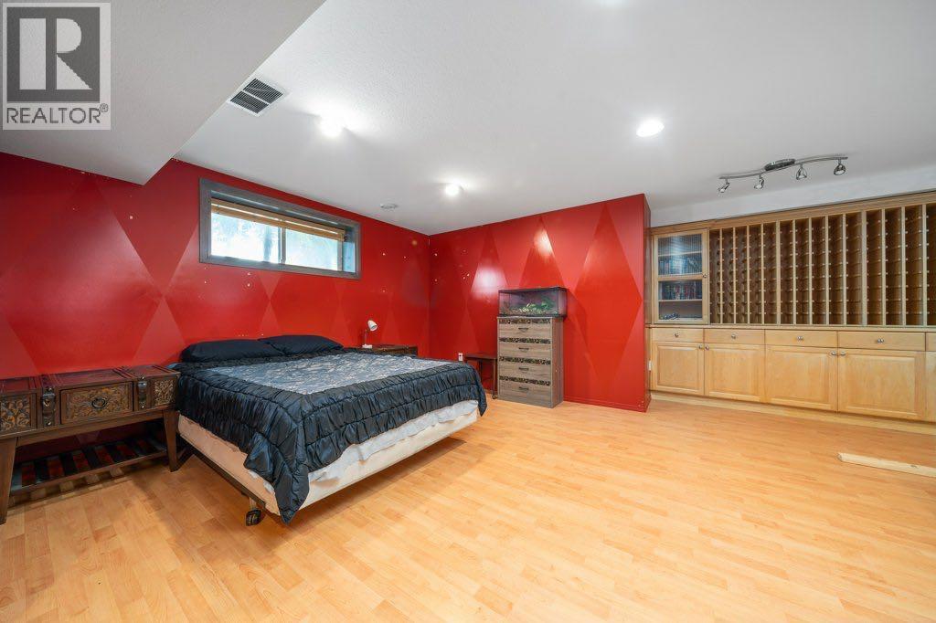 5 Hunter Court Ne, Medicine Hat, Alberta  T1C 1W5 - Photo 34 - A2315063