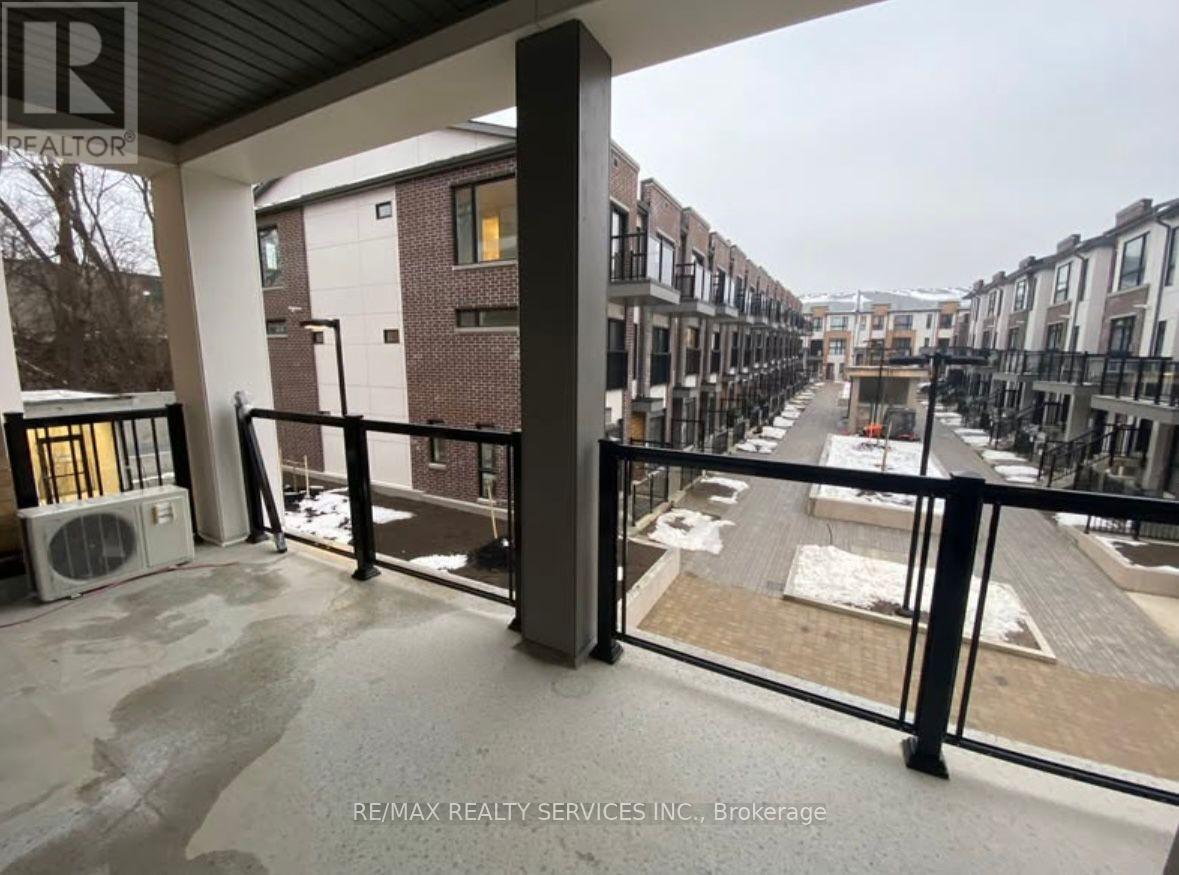 211 - 120 Canon Jackson Drive E, Toronto, Ontario  M6M 0B8 - Photo 2 - W13218346