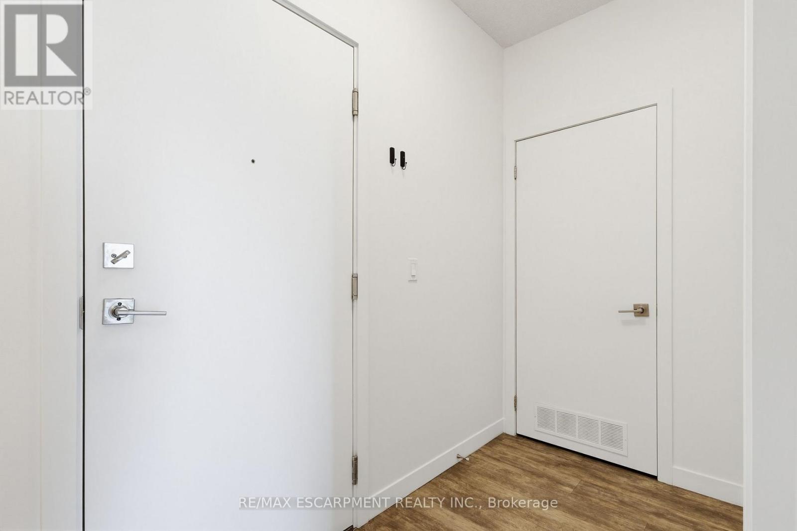 1507 - 2081 Fairview Street, Burlington, Ontario  L7R 0E4 - Photo 6 - W13098702