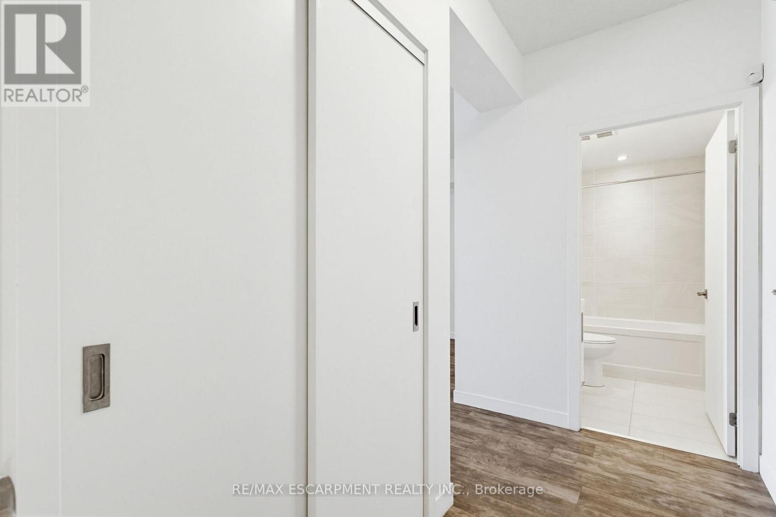 1507 - 2081 Fairview Street, Burlington, Ontario  L7R 0E4 - Photo 7 - W13098702