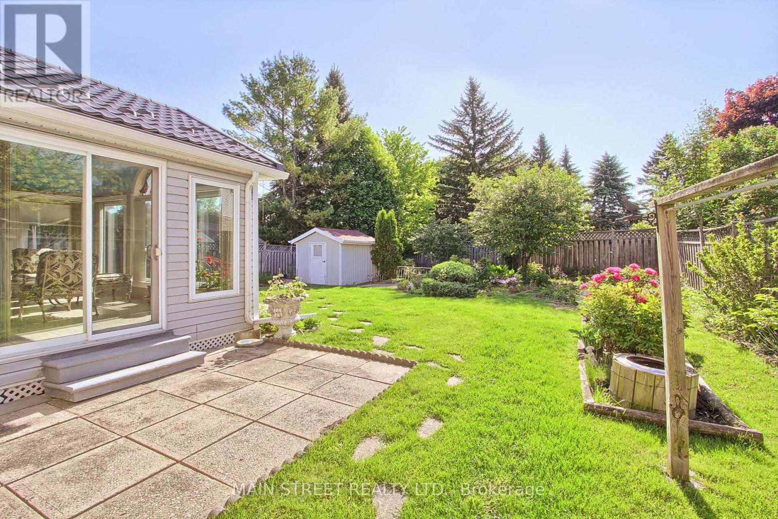 316 Biehn Drive, Kitchener, Ontario  N2R 1C7 - Photo 4 - X13218328