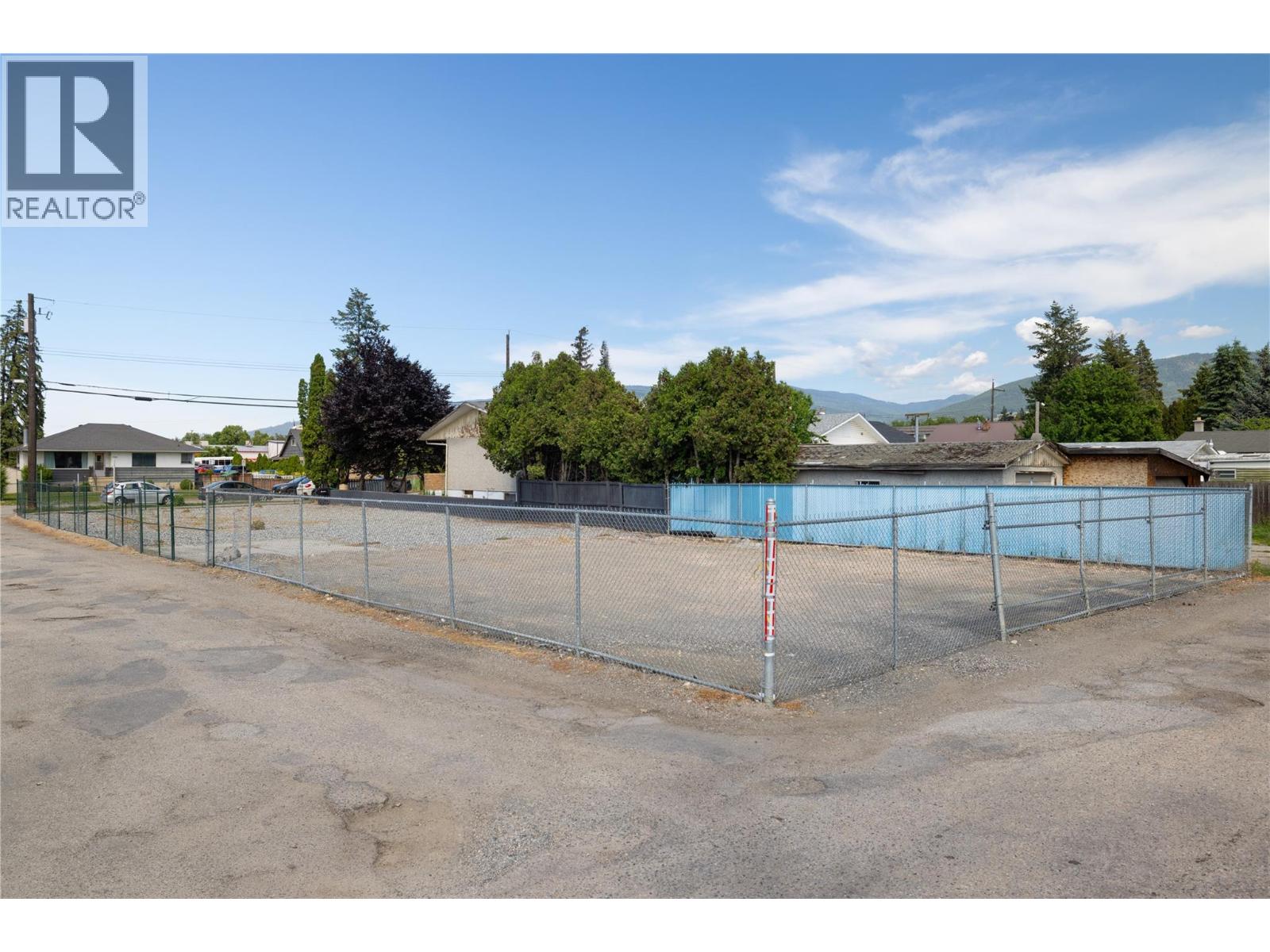 2602 45th Avenue, Vernon, British Columbia  V1T 3N3 - Photo 3 - 10389408