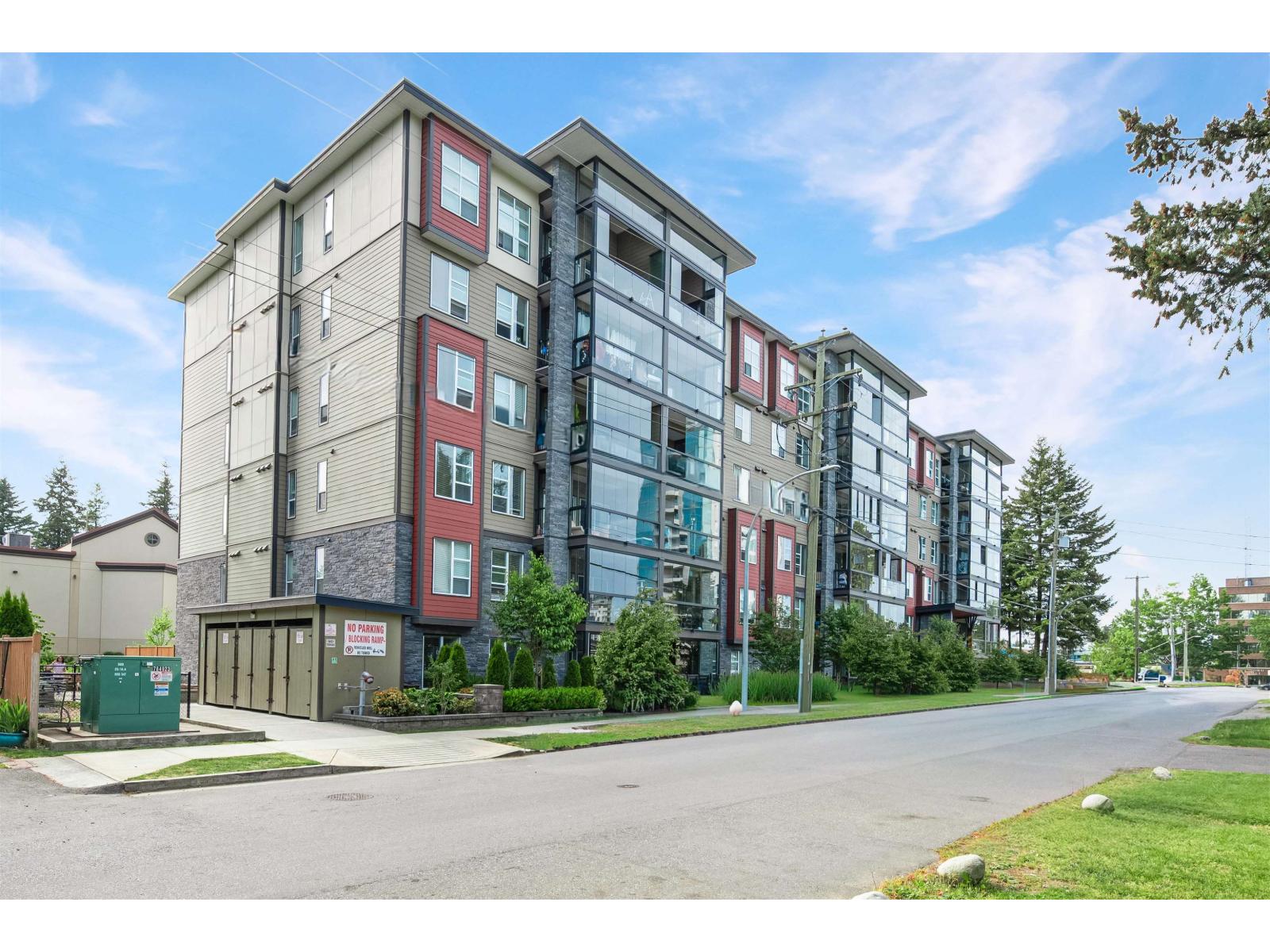 303 2649 James Street, Abbotsford, British Columbia  V2T 3L6 - Photo 1 - R3129677
