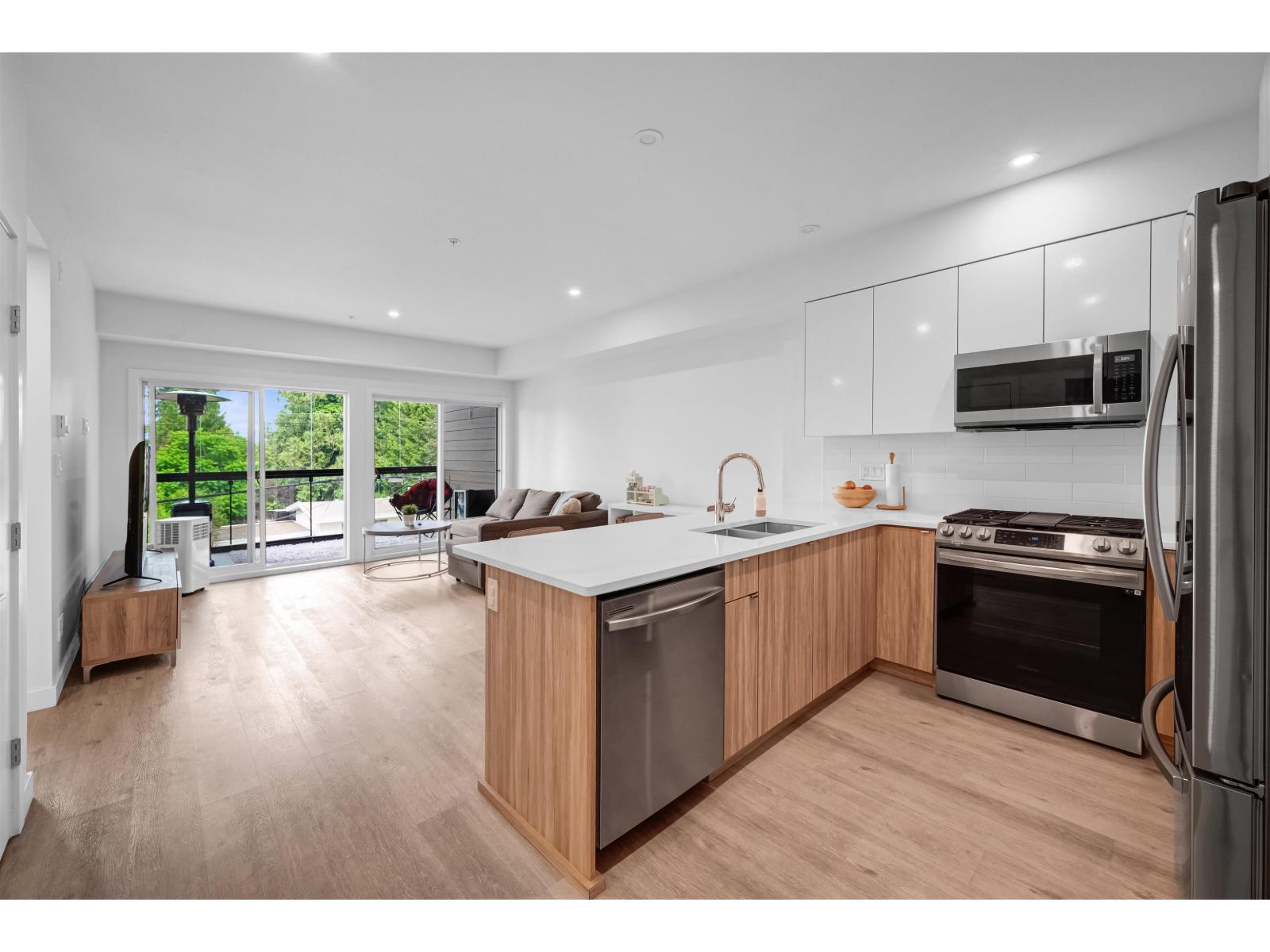 303 2649 James Street, Abbotsford, British Columbia  V2T 3L6 - Photo 6 - R3129677