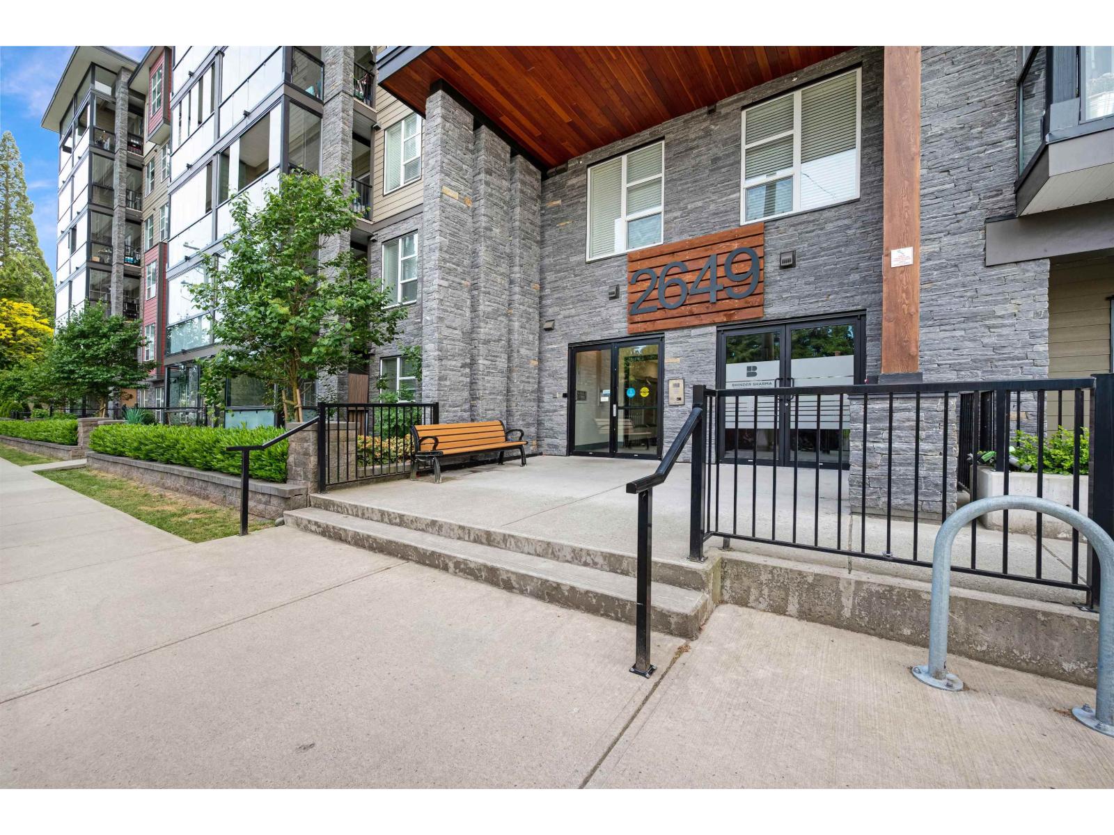 303 2649 James Street, Abbotsford, British Columbia  V2T 3L6 - Photo 2 - R3129677
