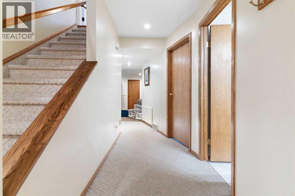 476 Silvergrove Gardens Nw, Calgary, Alberta  T3B 4S8 - Photo 38 - A2311397
