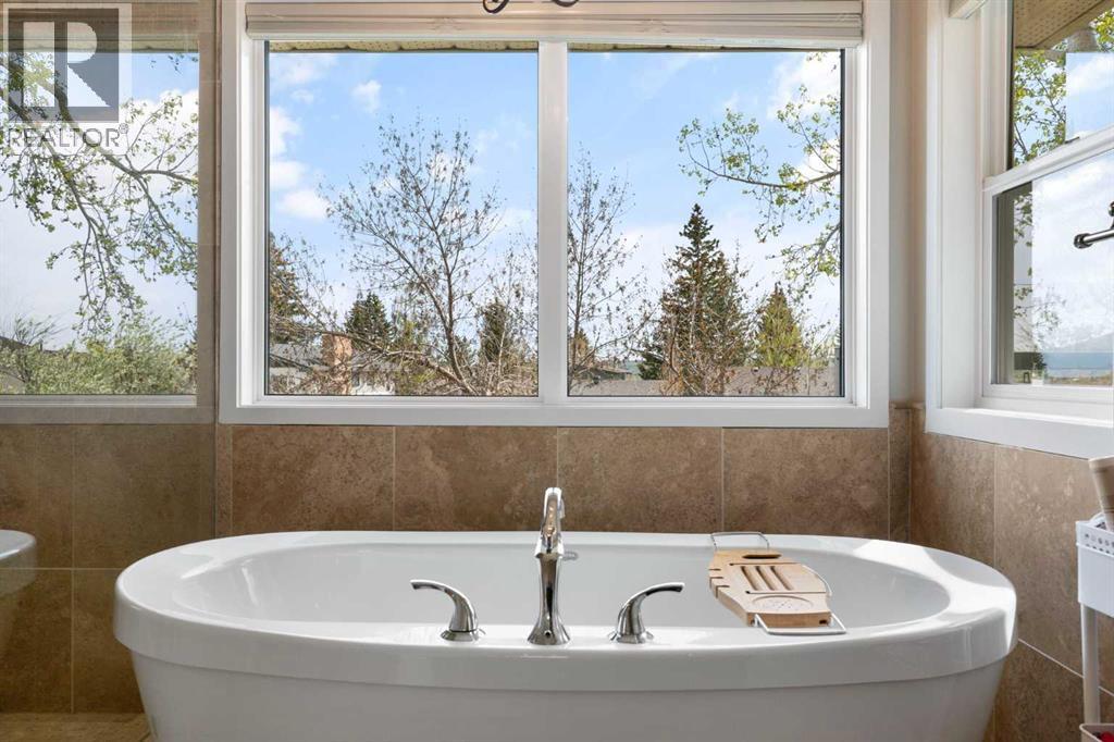 476 Silvergrove Gardens Nw, Calgary, Alberta  T3B 4S8 - Photo 33 - A2311397