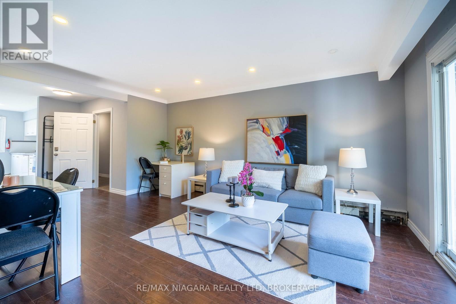 293-295 Glenridge Avenue, St. Catharines, Ontario  L2T 3K5 - Photo 4 - X13218388