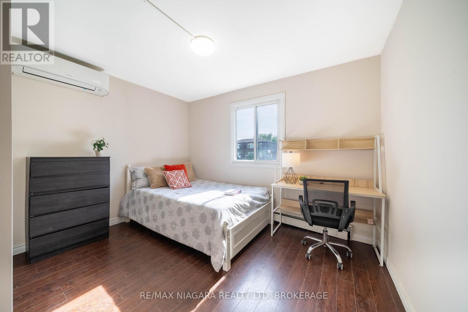 293-295 Glenridge Avenue, St. Catharines, Ontario  L2T 3K5 - Photo 8 - X13218388