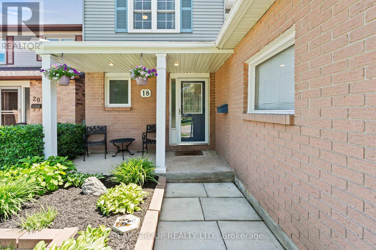 18 Sandra Crescent, Grimsby, Ontario L3M 4Z1 - Photo 4 - X13218400