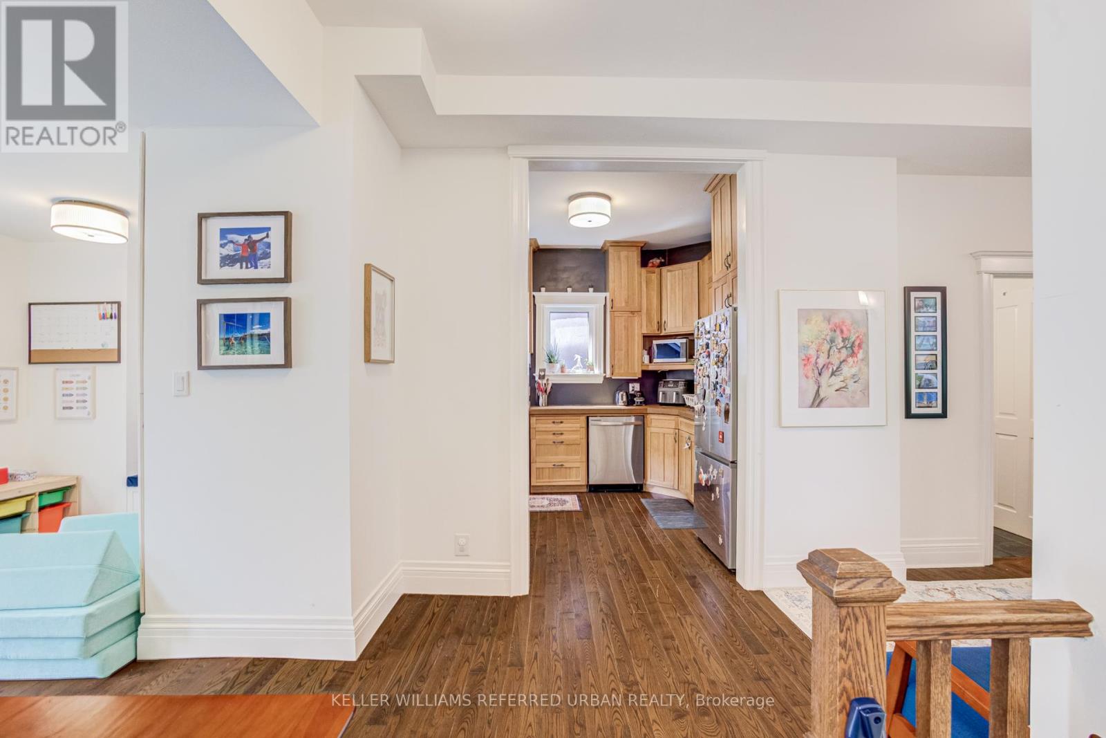 45 Wychwood Avenue, Toronto, Ontario  M6G 2X8 - Photo 12 - C13218424