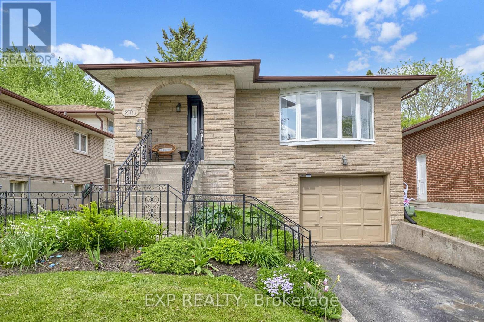 270 FAIRLAWN COURT, Oshawa, Ontario