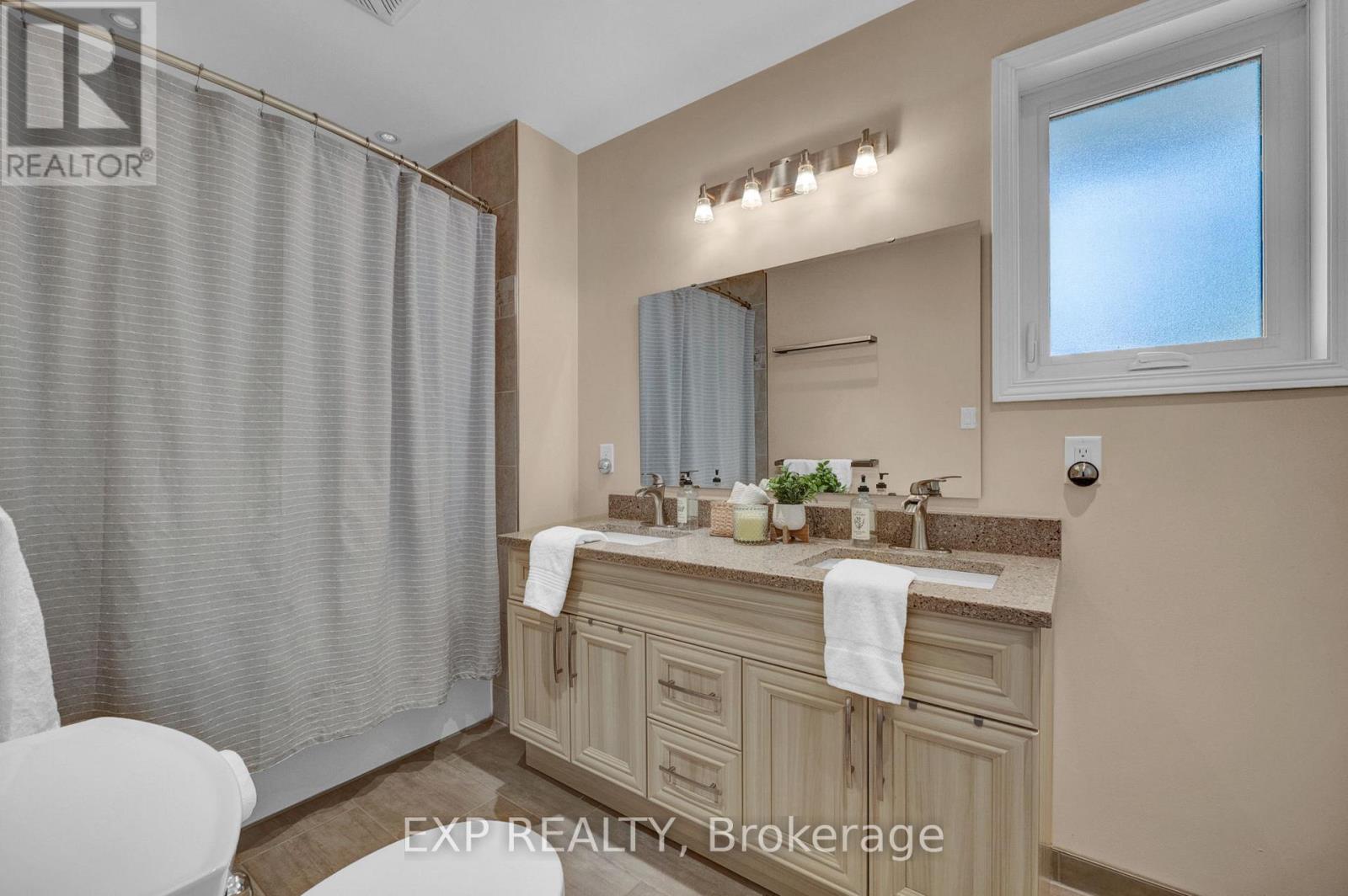 270 Fairlawn Court, Oshawa, Ontario  L1J 4P9 - Photo 13 - E13218374