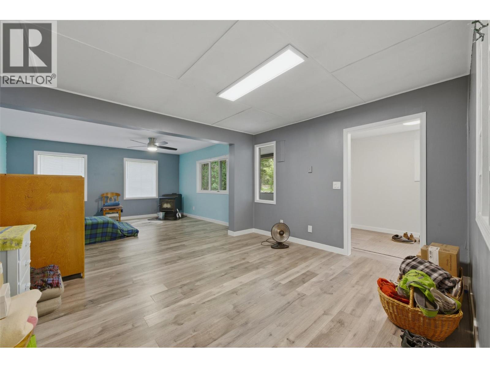 1394 6 Highway, Cherryville, British Columbia  V0E 2G1 - Photo 15 - 10389382